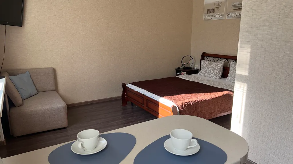 Квартира Студия в самом центре Артема — аренда посуточно в Артём