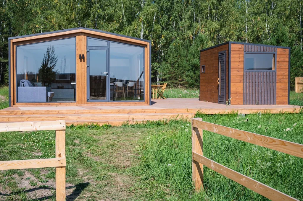 Дом с баней в лесу