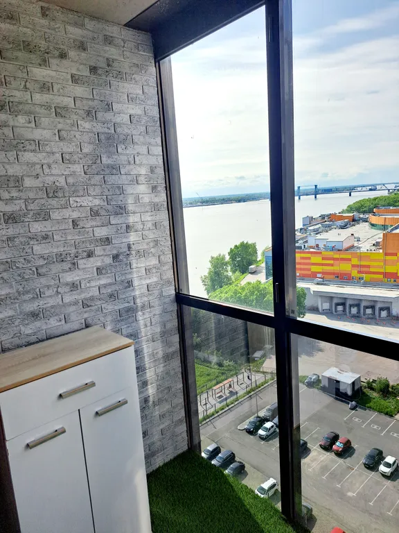 Студия с видом на Северную Двину