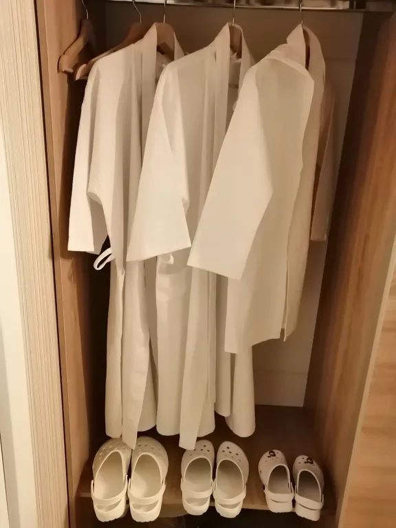 Студия с видом на город