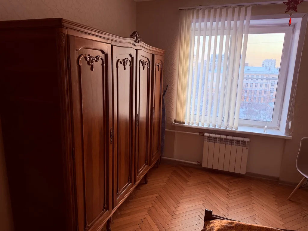 Двухкомнатная квартира рядом с парком и метро.