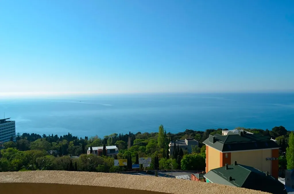 Студия на двоих с балконом у моря