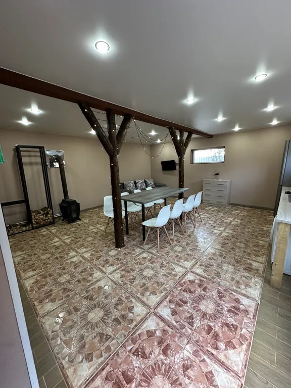 Дом на берегу залива реки Волга