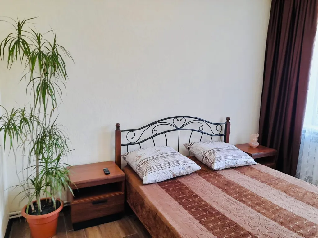 Уютная двухкомнатная квартира с большим открытым балконом!!!