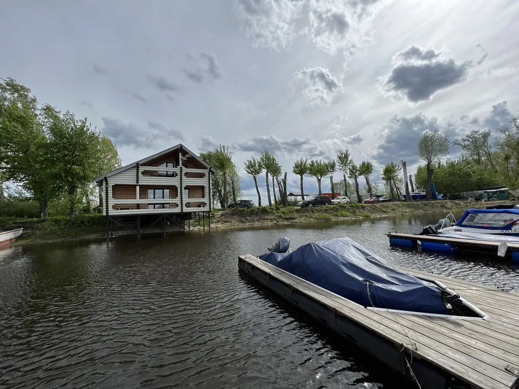 Семейный уютный гостeвoй дом на воде