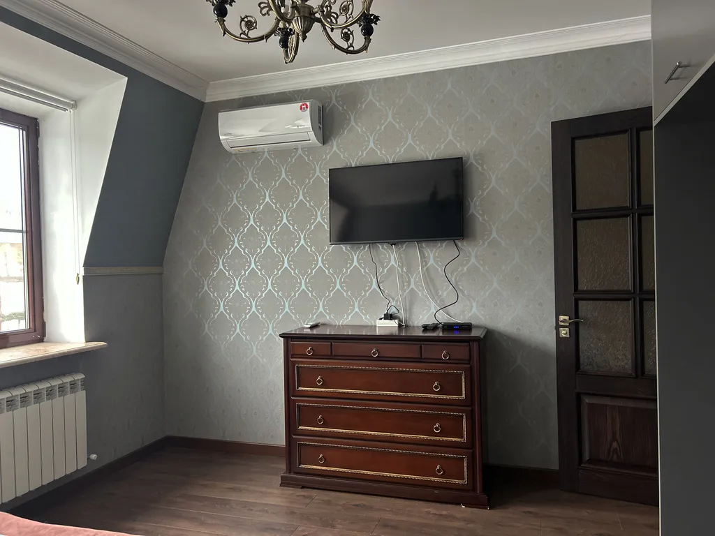Трёхкомнатная квартира с балконом (96кв.м.)