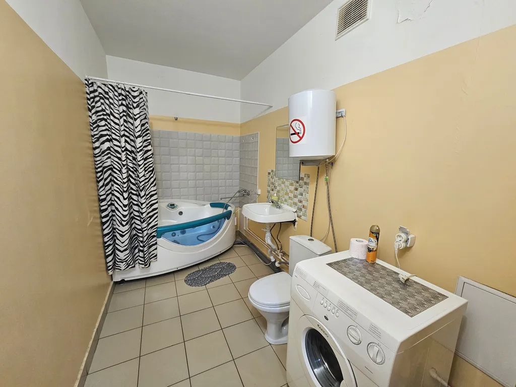 Большая 2к с джакузи