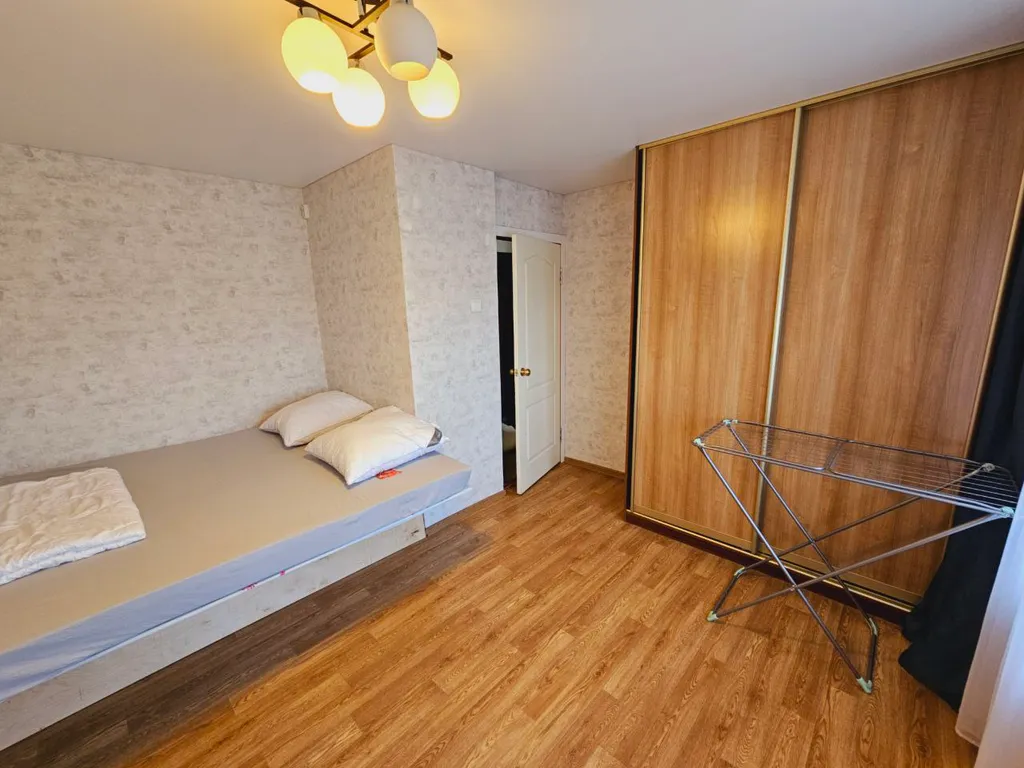 Уютная квартира с огромной кроватью на Металлургов