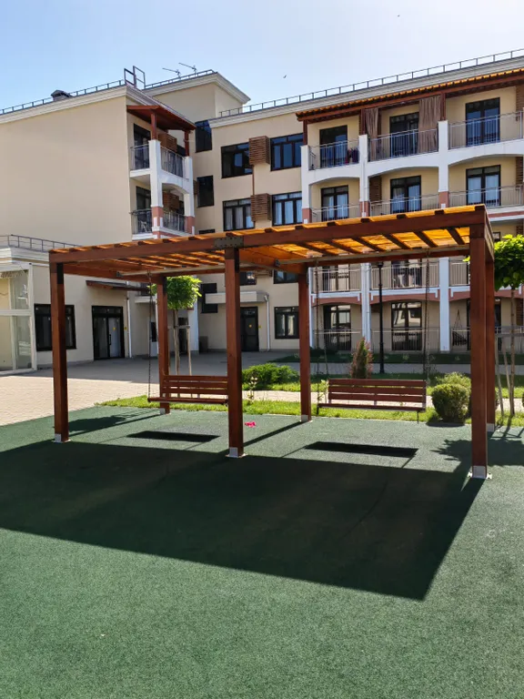 Просторная квартира с бассейном в ЖК Кипарис