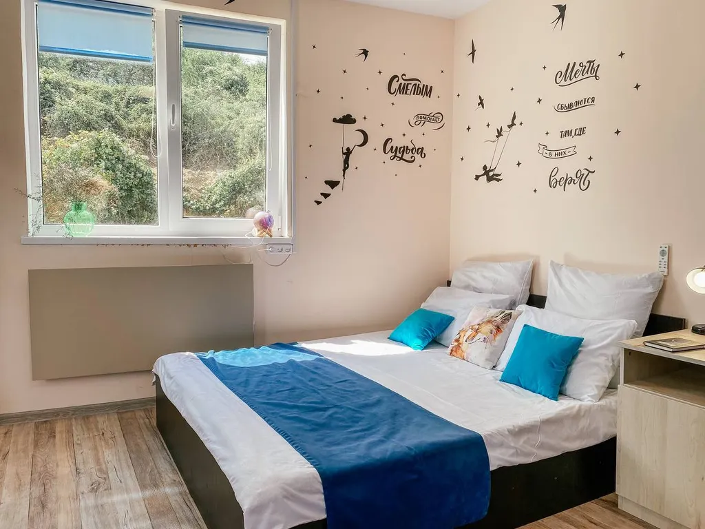 Квартира Квартира в стиле Антуан де Сент-Экзюпери, сказка Маленький принц — Севастополь