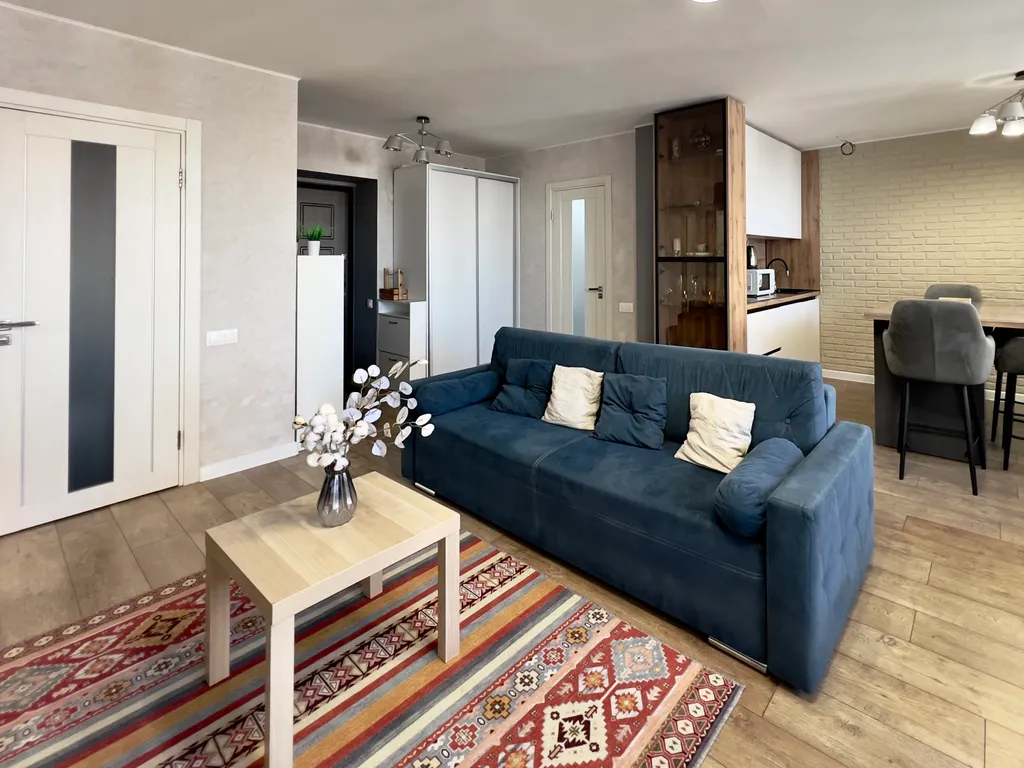 Стильная уютная евро-двушка недалеко от центра травматологии