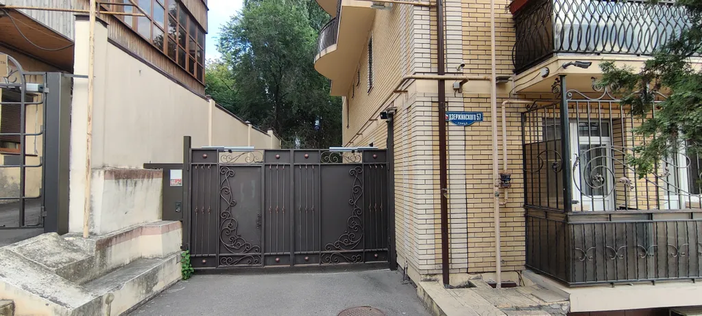 Квартира в элитном доме с новым ремонтом в самом центре города