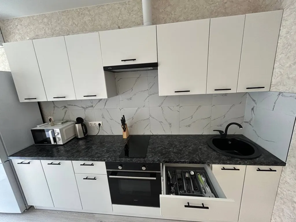 Двухкомнатная квартира на берегу моря