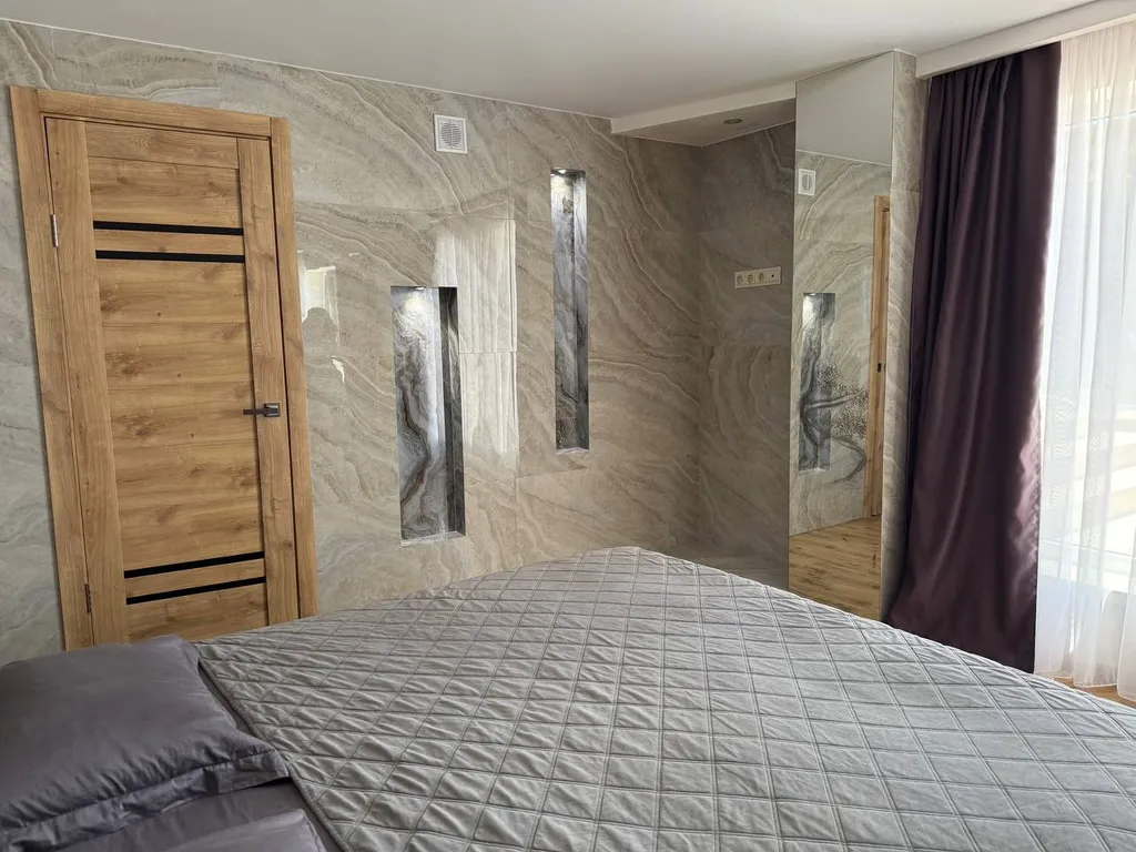 Квартира Трехкомнатная квартира с бассейном и потрясающим видом на море — Сириус