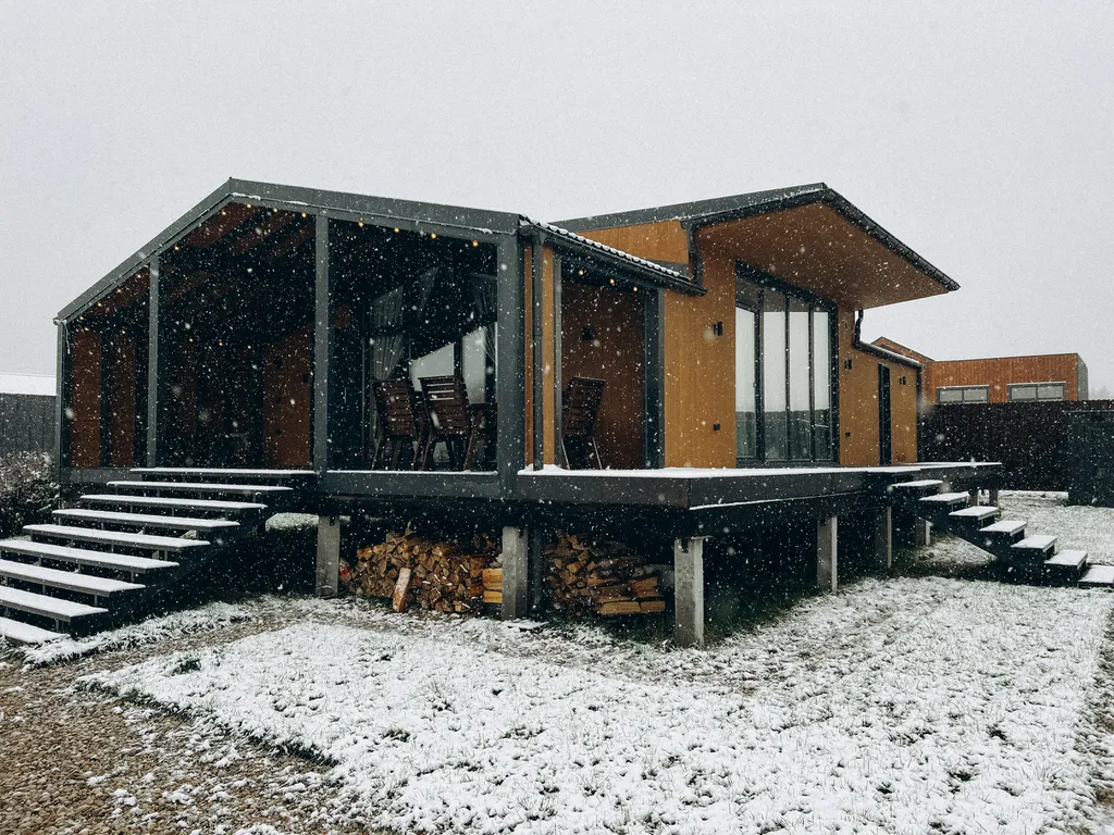 Дизайнерский дом с гриль-мангалом, сауной и большой террасой