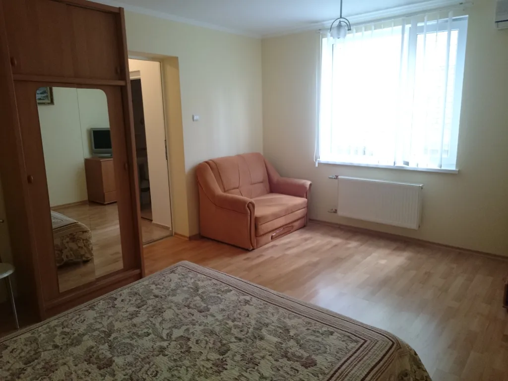 Апартаменты расположены в пешеходной зоне города Феодосия