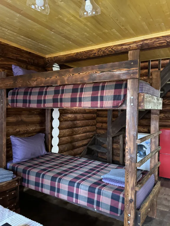 Двухэтажный сруб для большой компании