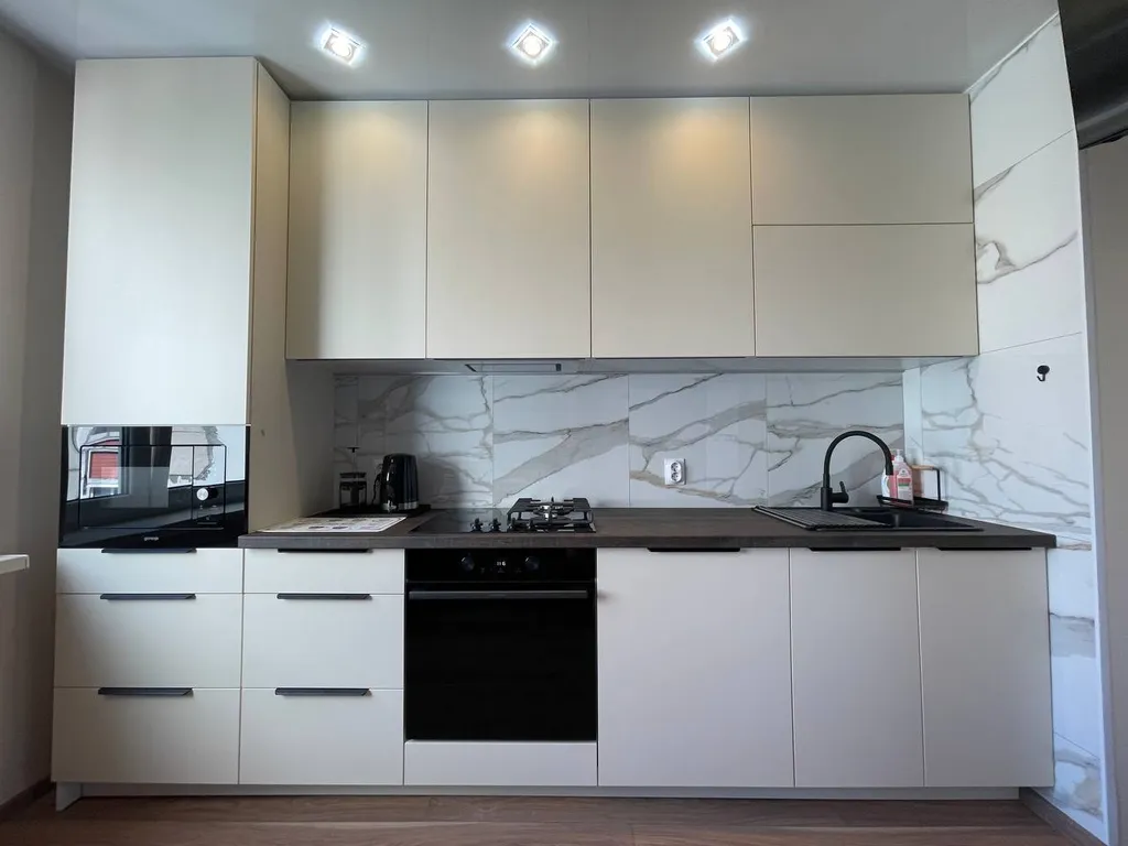 Трехкомнатная квартира возле Бауцентра — аренда посуточно в Калининград