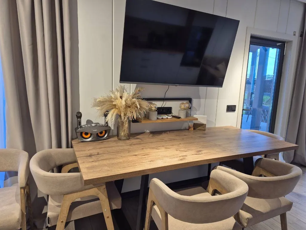 Новый стильный дом с купелью и сауной