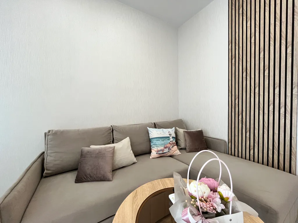 Квартира у моря с выделенной спальней и отдельной кухней