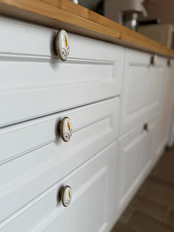 Домик на холме с видом на Байкал