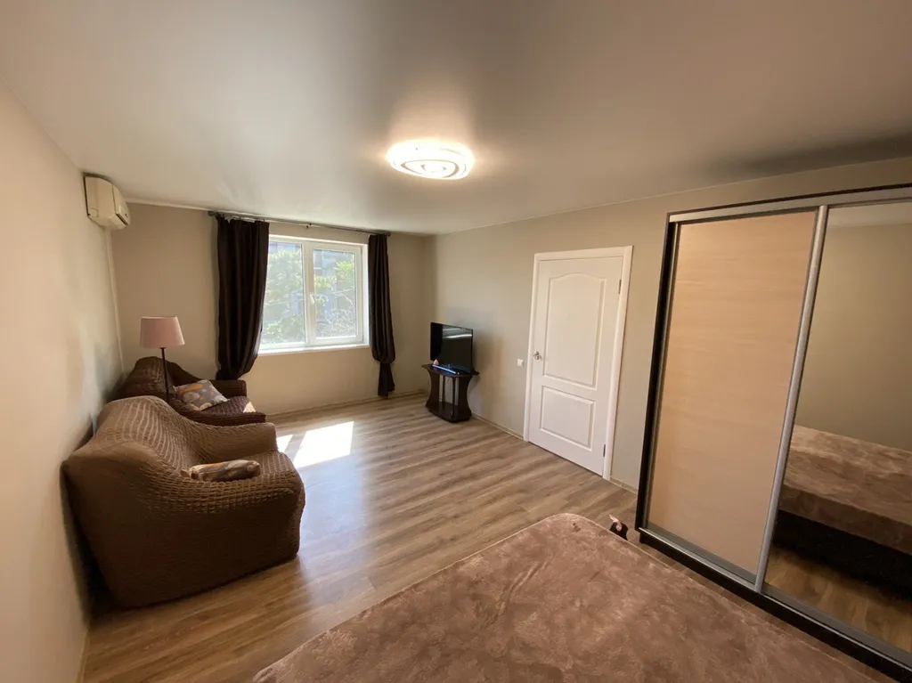 Отдельный дом с двором