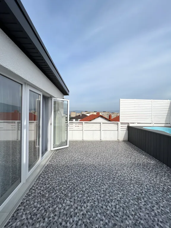 6-комнатный Дом