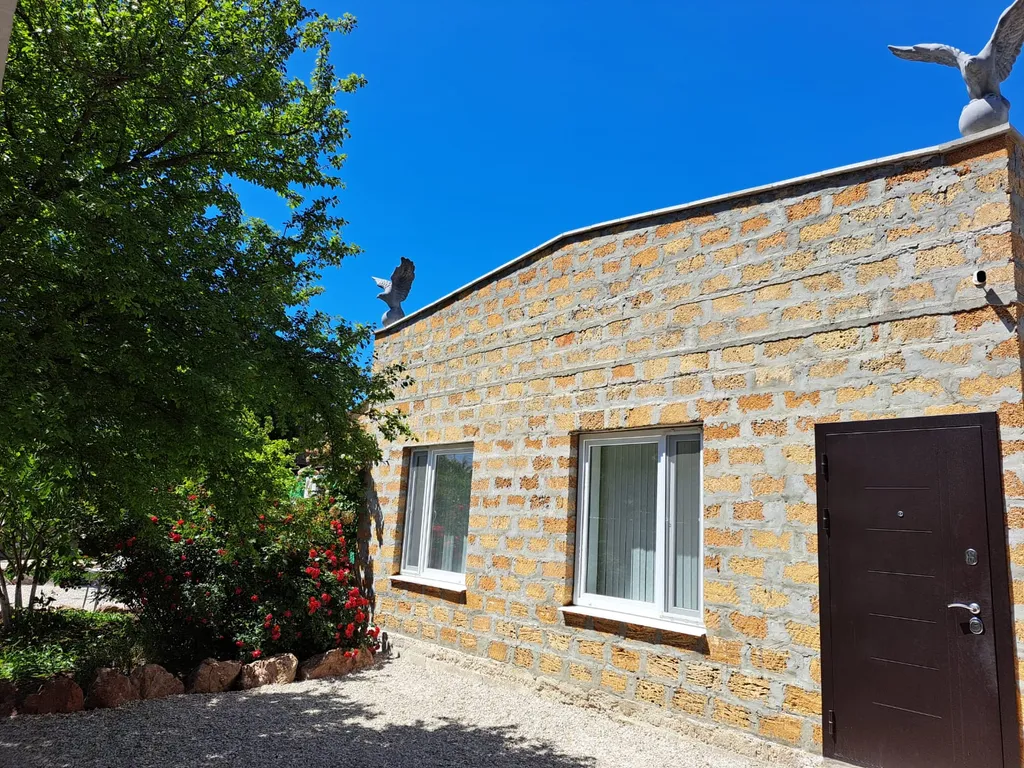 Коттедж Дом с Орлами — Севастополь