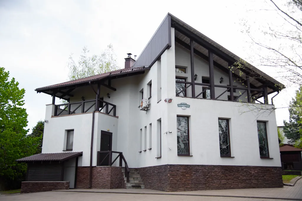 Премиум-дом для отдыха с сауной, бассеином и бильярдом