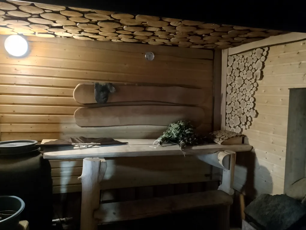 Дом на берегу реки