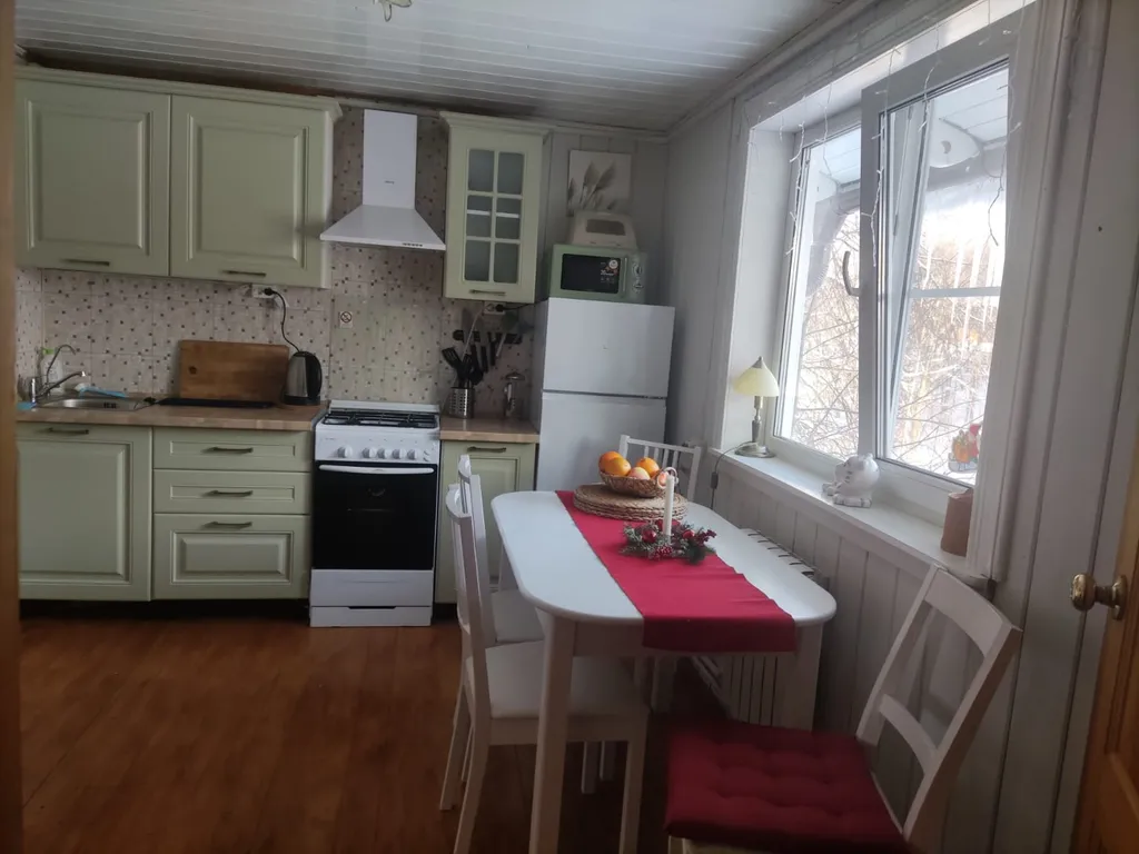 Домик у воды