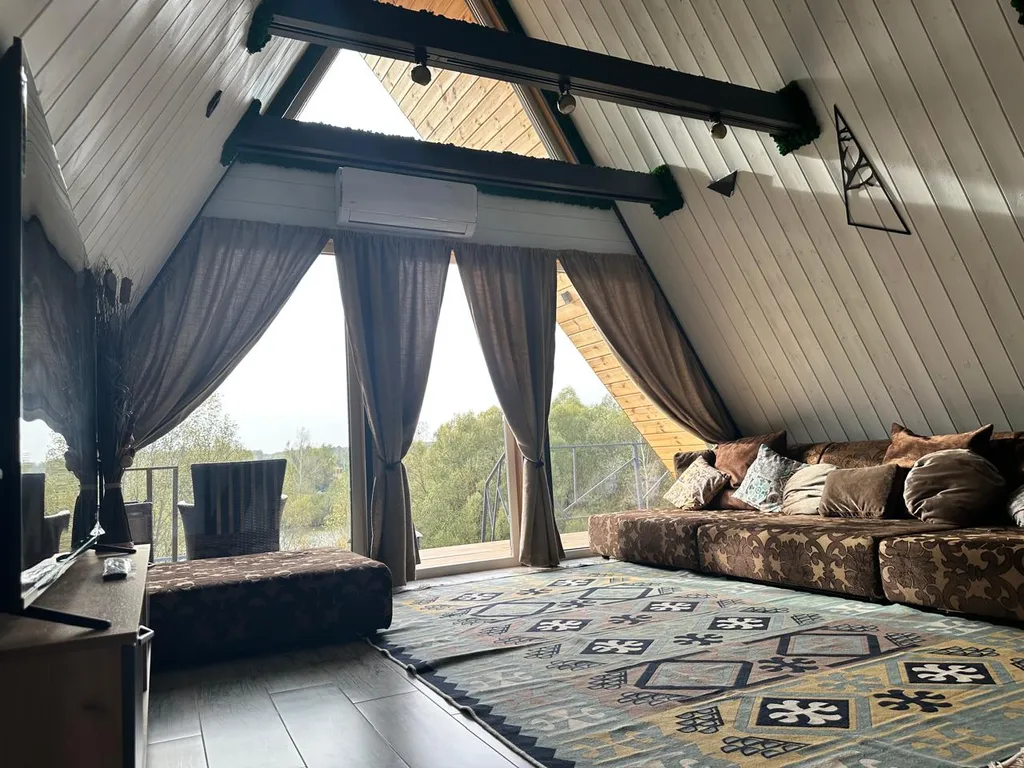 Шале у озера