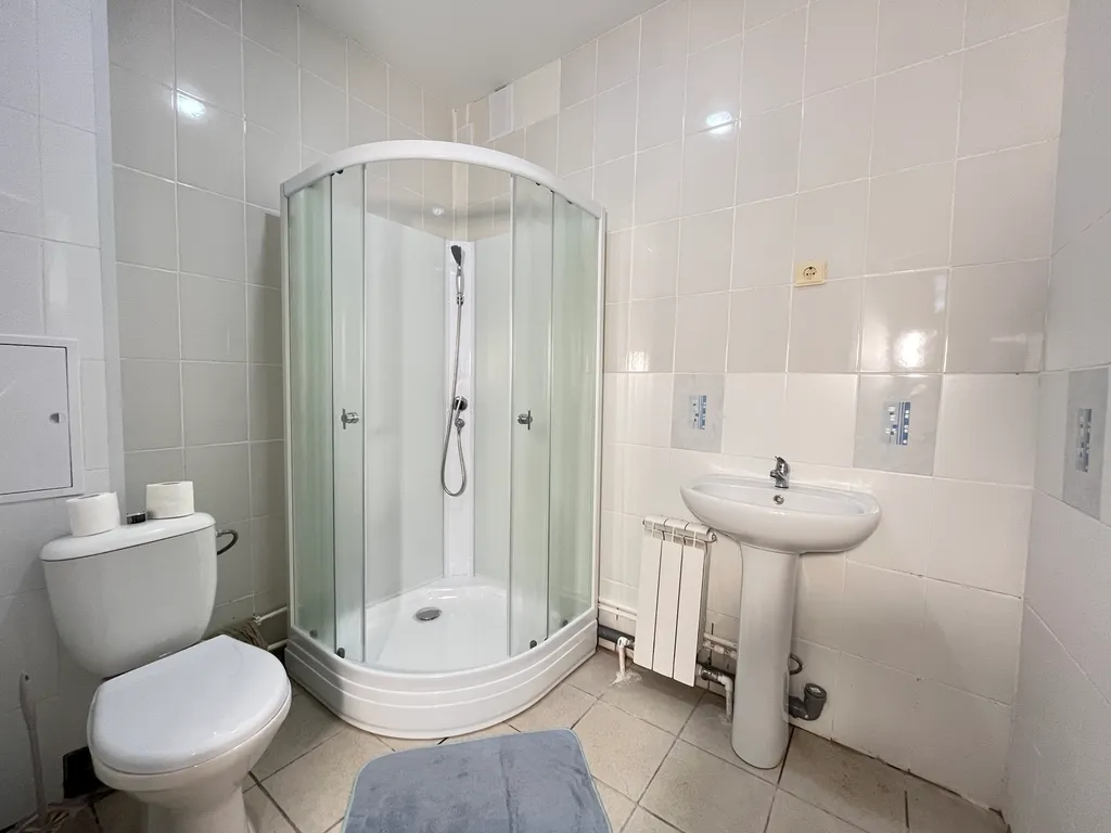 Уютные апартаменты около ТЦ Изумрудный город