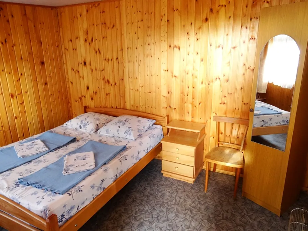 Квартира Комната — аренда посуточно в Лоо