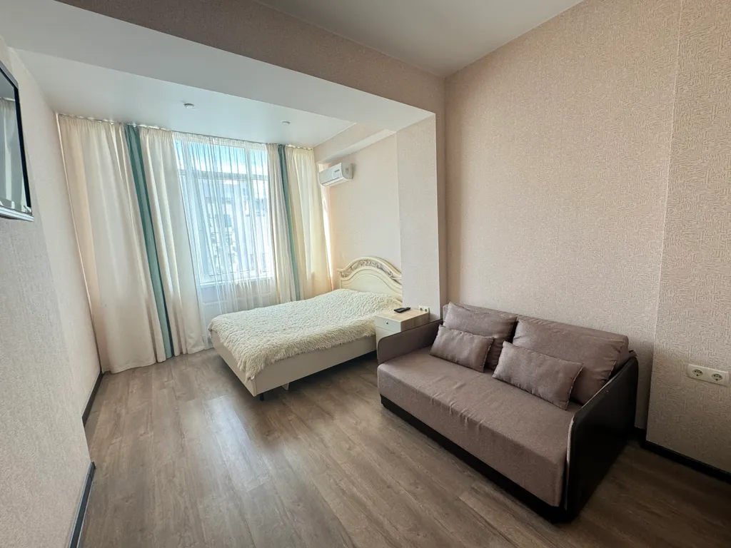 Большая трёхкомнатная квартира в самом центре города с 2 спальнями