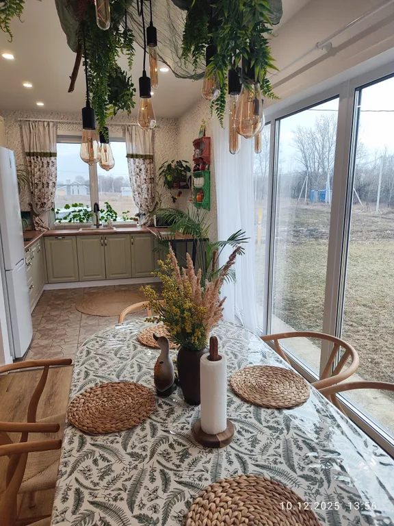 Уютный домик на берегу озера