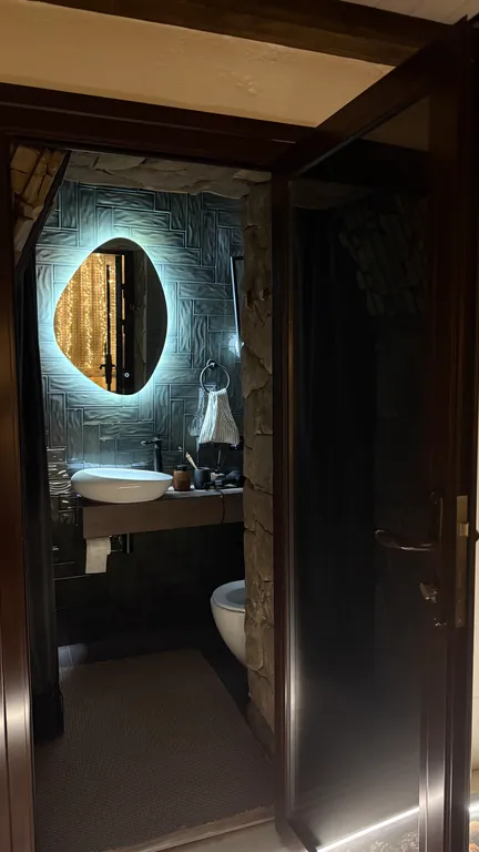 Шале в черте города с выходом в лес