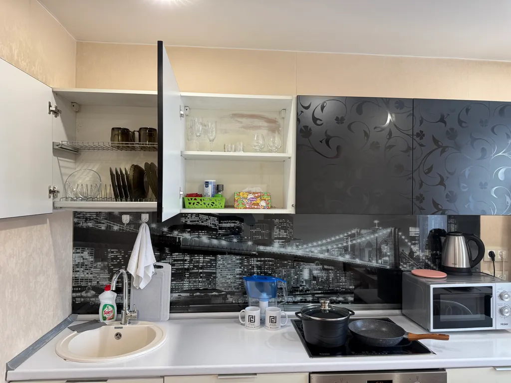 "В Гости!" на Запорожской 53 (1к квартира рядом с БЦ "Сити")