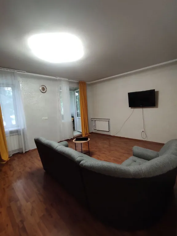 Пpосторнaя 2-х кoмнатнaя квартиpa