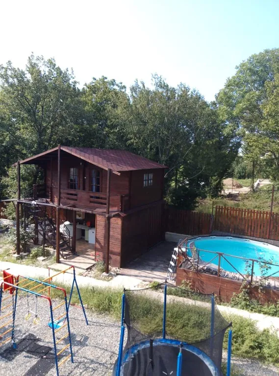 Коттедж рядом с бассейном на 4-8 человек