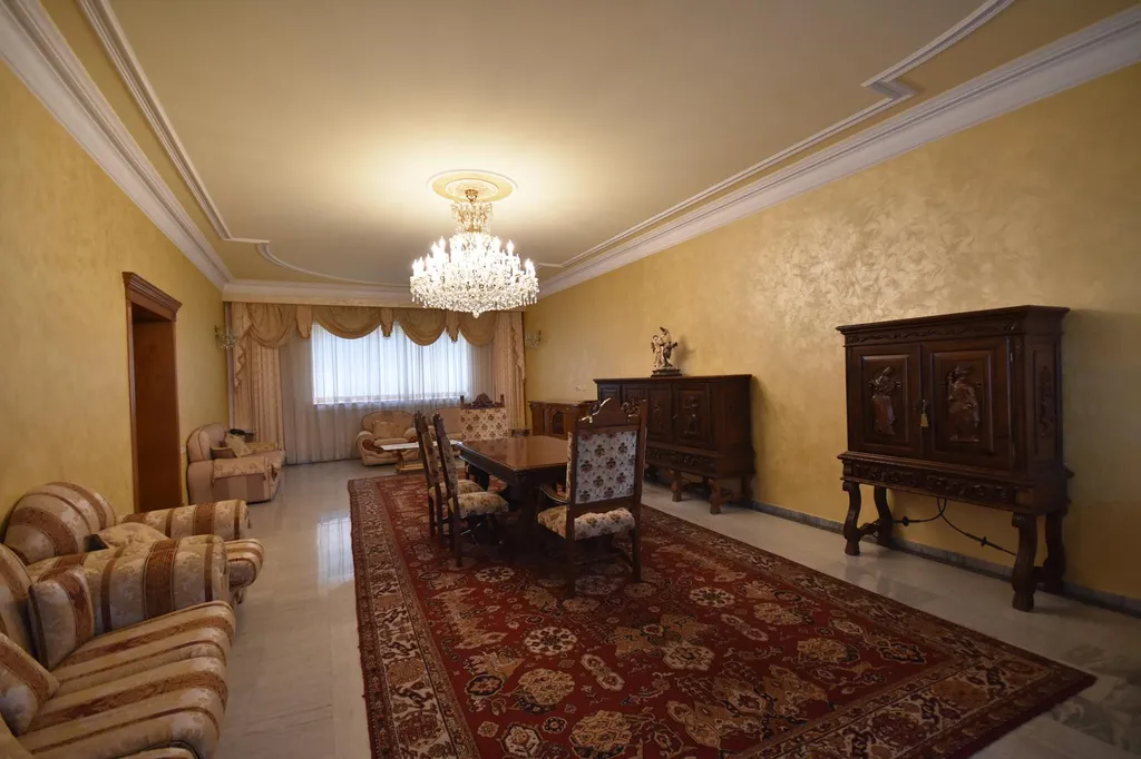 Шикарная вилла с 2-я бассейнами и джакузи