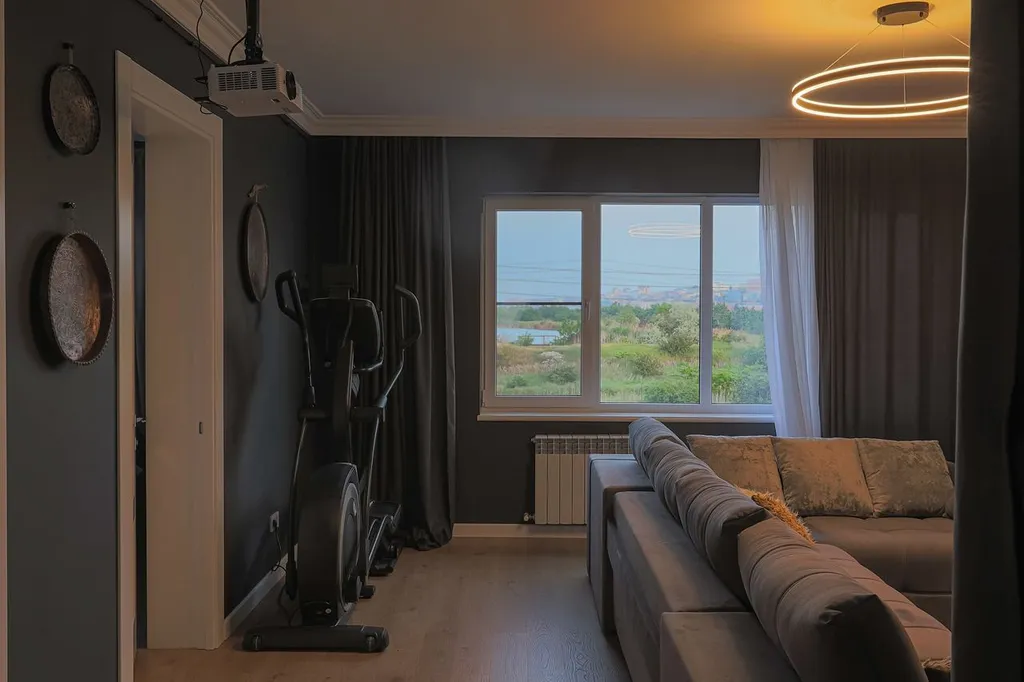 Бассейн с подогревом и лаундж зоной