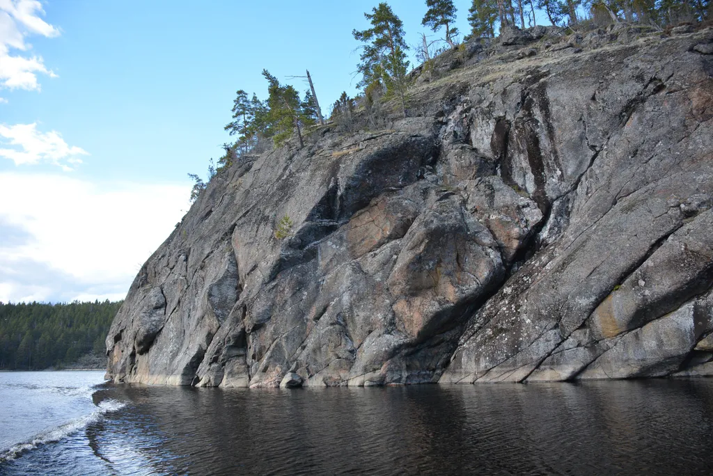 Уютный дом в уединенном месте в шхерах Ладоги