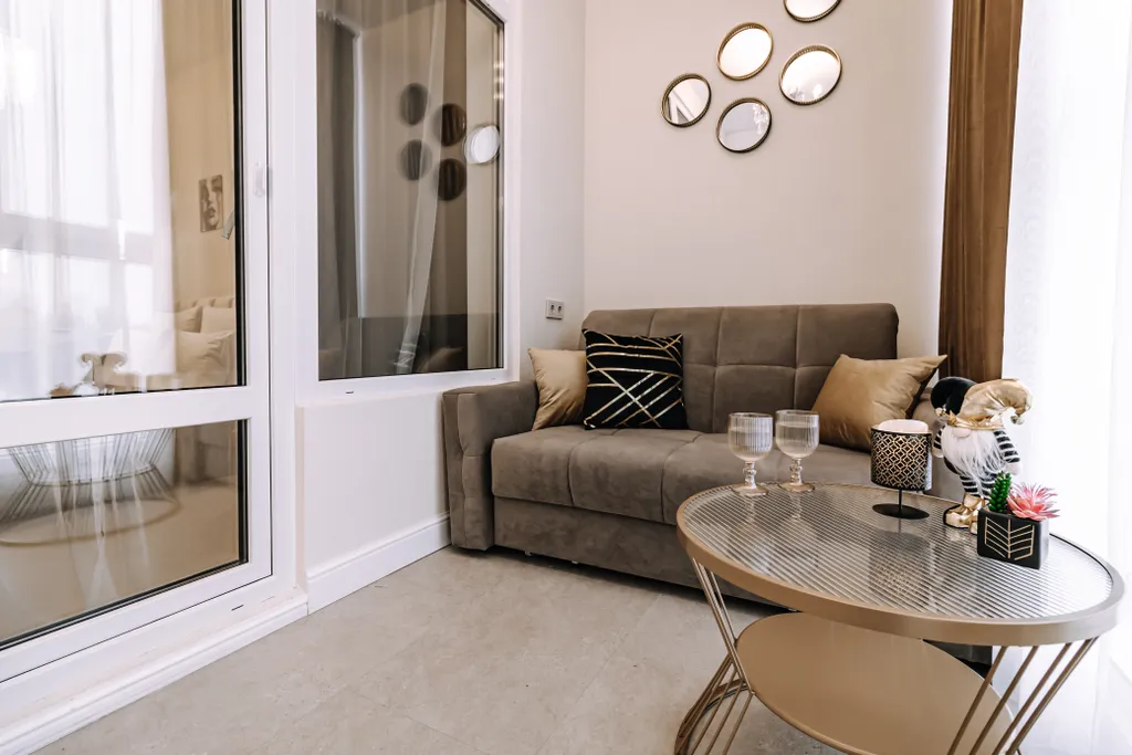 Рыжий Кот Голд (видовая квартира с изолированной спальней)