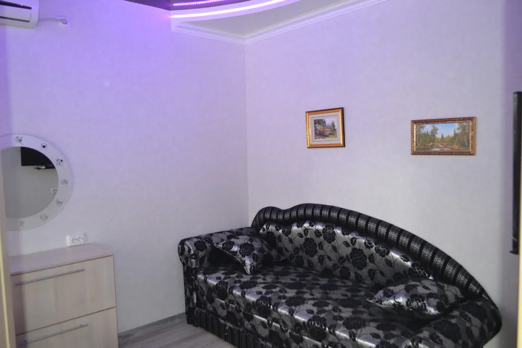 Квартира 2-комнатная Квартира — Евпатория