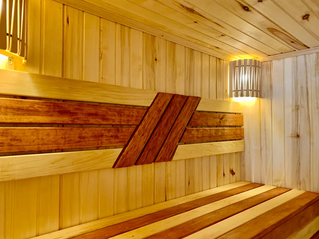 Семейная дача с сауной и камином