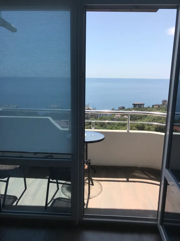 Апартаменты с видом на море и горы