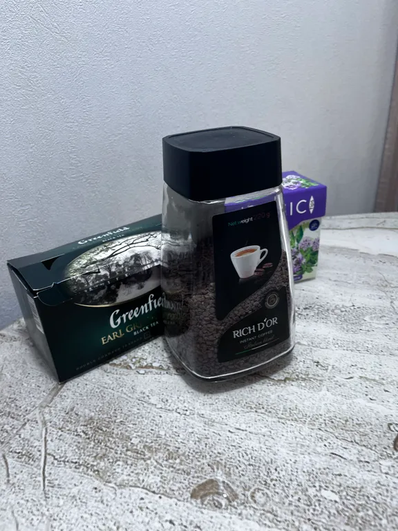 Квартира Квартира с новым ремонтом на первом этаж окна на парковку — Элиста