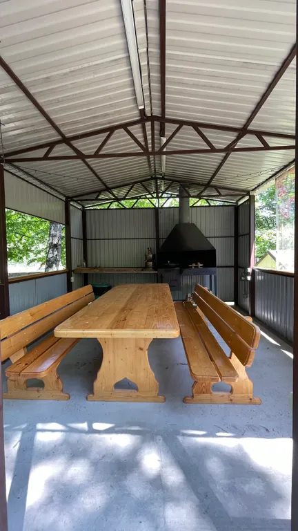 Уютный Дом в лесу с камином.