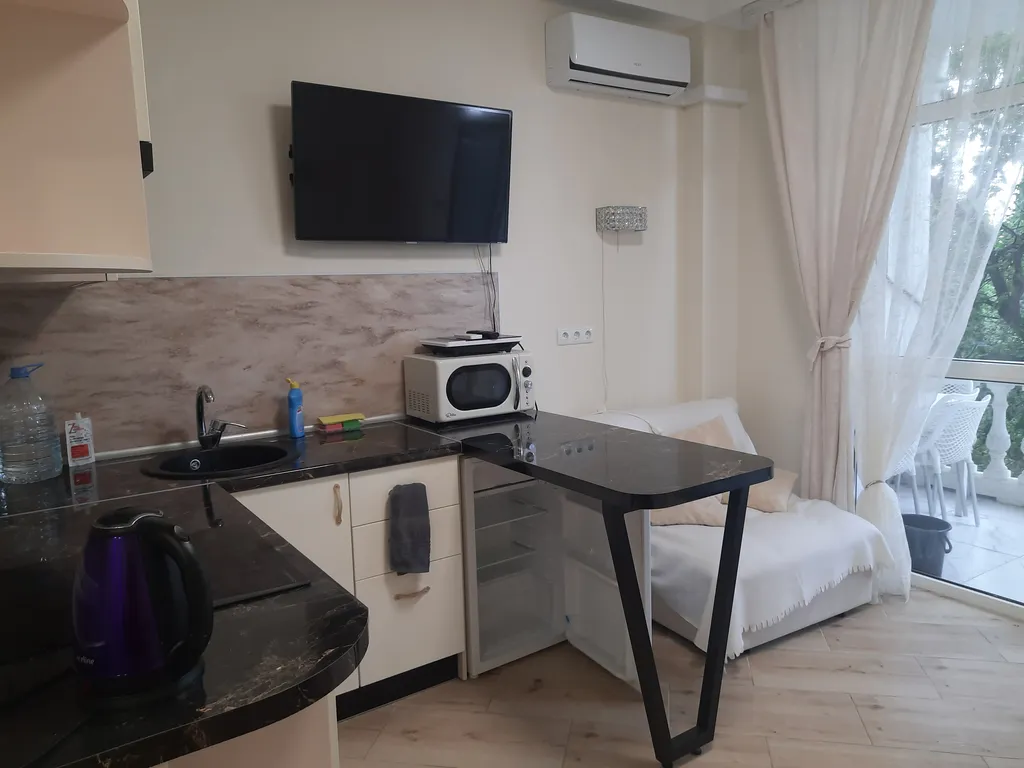 Уютная квартира на главной улице города близ моря